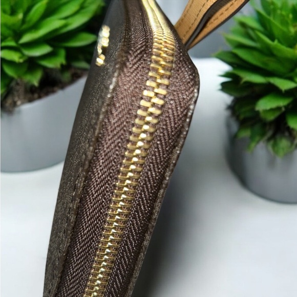 Michael Kors Jet Set Wristlet Wallet Phone Case Travel Large Flat Zip - Picture 3 of 6